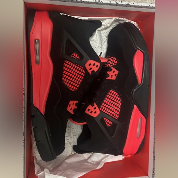 Jordan 4 Sneakers Red Thunder